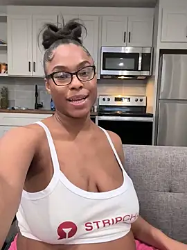 CandyLuxxxx's Live Sex Cam Show