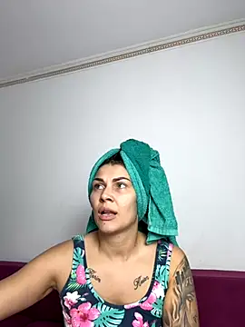 MiaKiittyy's Live Sex Cam Show