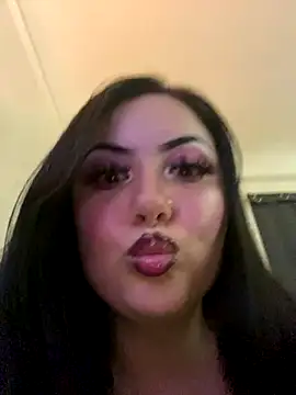 xocrybaby's Live Sex Cam Show