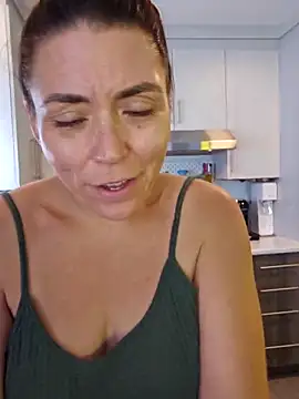 Ellie-L-Elizabeth's Live Sex Cam Show