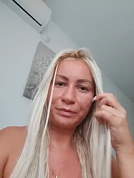 visnjica's Live Sex Cam Show