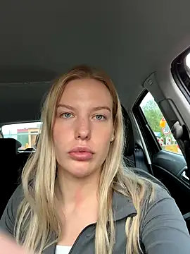 Chloemillerrxx's Live Sex Cam Show