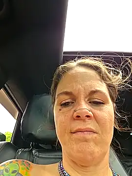 thatonespicychick's Live Sex Cam Show