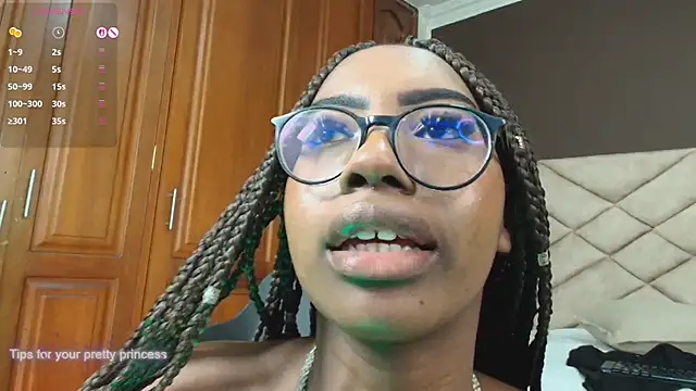 Raquel_jones' Webcam Show