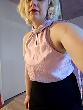 MadelynDaisyMoanroe's Live Sex Cam Show