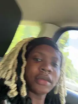 TumieSupreme's Live Sex Cam Show