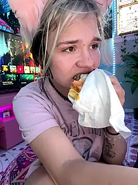 Cutiepiespanks' Live Sex Cam Show