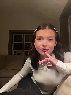 alexapalmqvist's Live Sex Cam Show