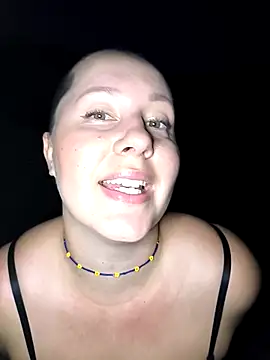 Mona_Plus' Live Sex Cam Show