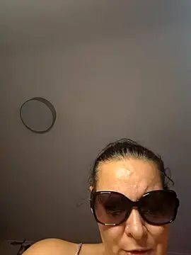 vogliosabustydream's Live Sex Cam Show