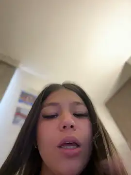 Alyshanon18's Webcam Show