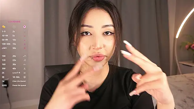 SaundraWoodsmall's Live Sex Cam Show
