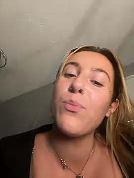 Missyemily's Live Sex Cam Show