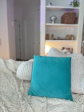 SerenaCloud's Live Sex Cam Show