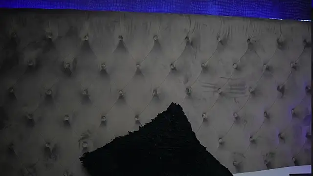 GiuliaSya's Live Sex Cam Show