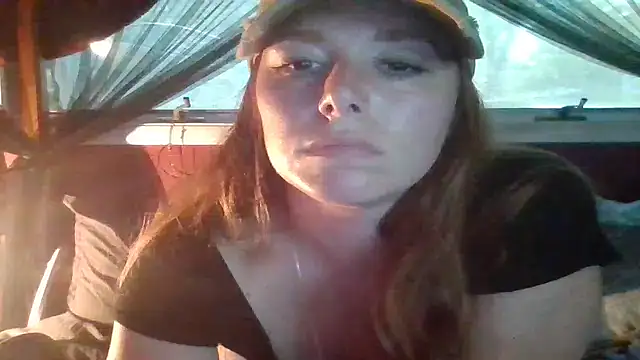 sexylittlered69's Webcam Show