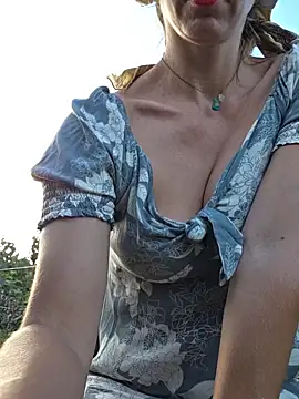KittyWhispers' Webcam Show
