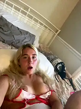 Kaylayoung12's Webcam Show