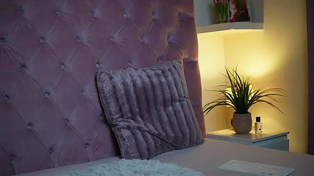 MaiaMini's Live Sex Cam Show