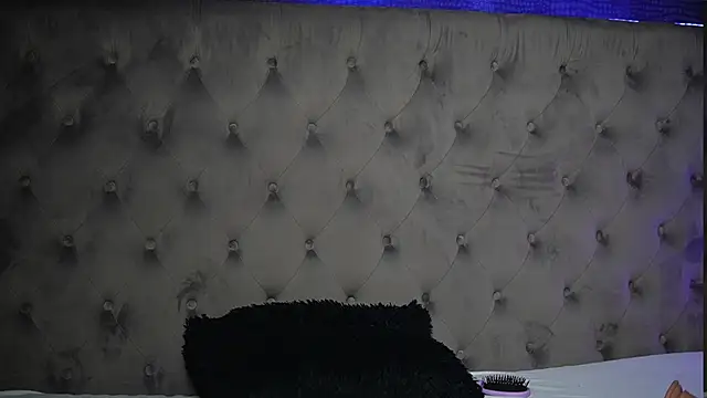 GiuliaSya's Live Sex Cam Show