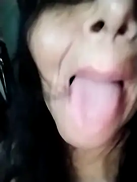 tishaluck29's Live Sex Cam Show