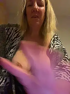 X-Victoria-X's Live Sex Cam Show