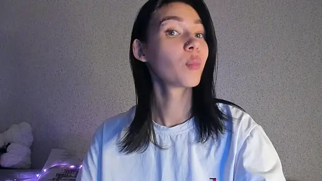 ArianaWalker77's Webcam Show