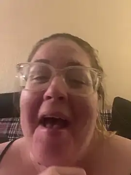 sexymommy1988's Live Sex Cam Show