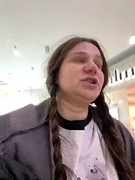 MiniVi's Live Sex Cam Show