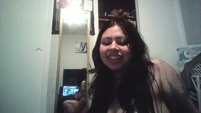 chicanachic13's Live Sex Cam Show