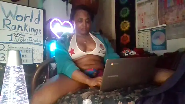 GardeniaFields' Live Sex Cam Show