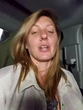 SheIsSomething's Live Sex Cam Show