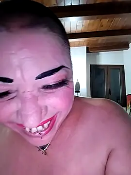 Bamby7811's Live Sex Cam Show