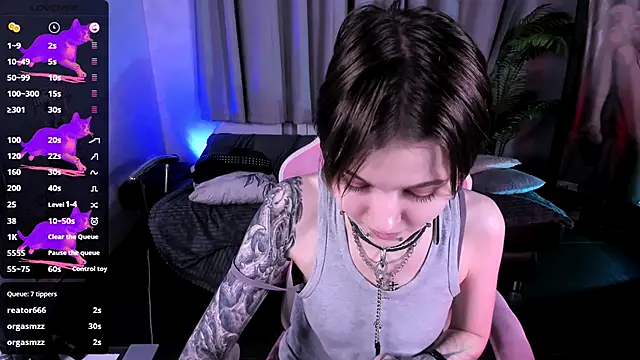 MiraVelle's Live Sex Cam Show