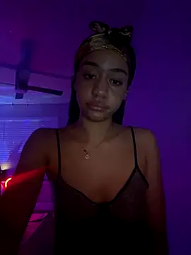 mixedbabygigi's Live Sex Cam Show