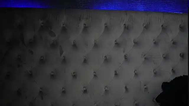 GiuliaSya's Live Sex Cam Show