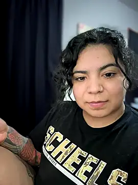 kimmiakiss22's Webcam Show