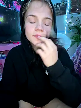 Cutiepiespanks' Live Sex Cam Show