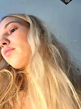 Adelina0001's Live Sex Cam Show