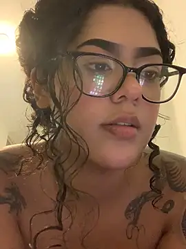 CaroBeach's Live Sex Cam Show