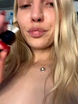 Adelina0001's Live Sex Cam Show
