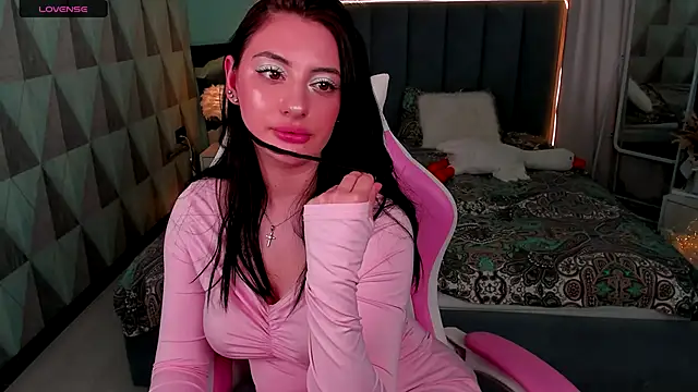Alica_Worlds' Live Sex Cam Show