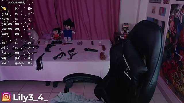 lily3_4's Live Sex Cam Show