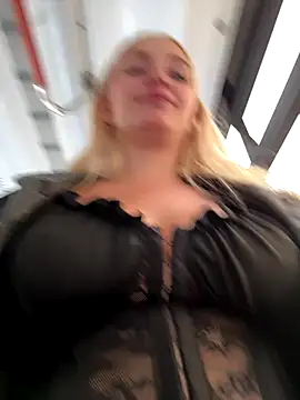 Milkyy_wway's Live Sex Cam Show