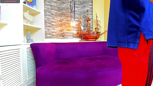 Holdme_Hot's Live Sex Cam Show