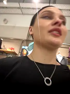Apple__Brandy's Live Sex Cam Show