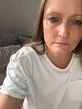 HoneyBluex's Live Sex Cam Show