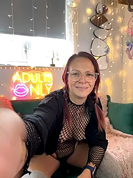 MelodyRoseUk's Live Sex Cam Show