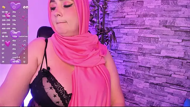 HijabiMilf's Live Sex Cam Show