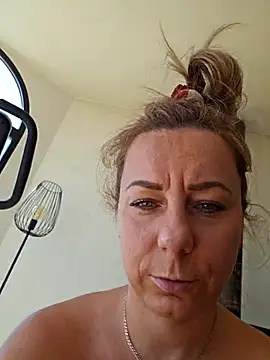 AngelaDesires' Live Sex Cam Show